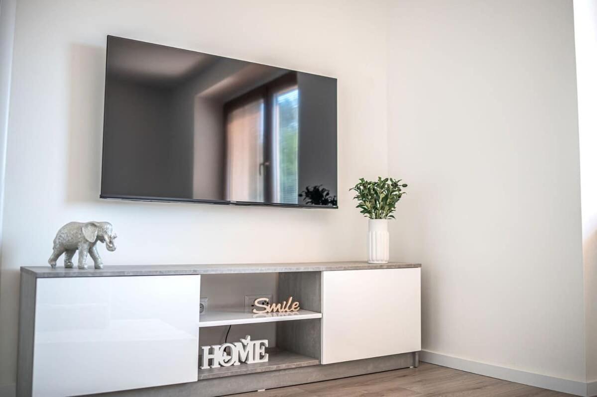 Nitra Castle Suite - Modern Elegance & Serenity Eksteriør billede